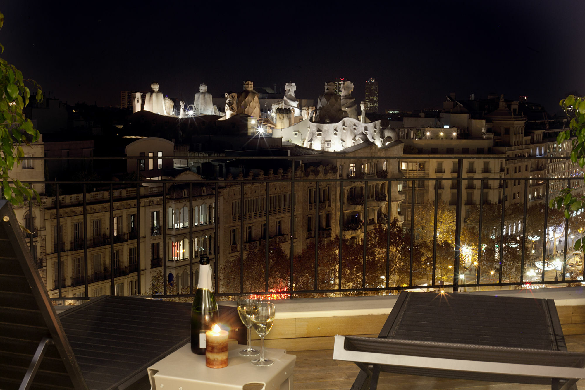 Bonavista Apartments - Pedrera Barcelona Bagian luar foto